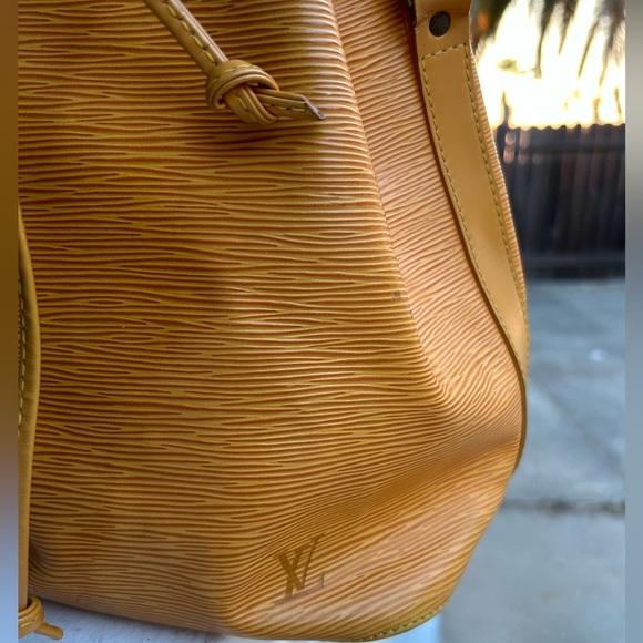 LV Louis Vuitton epi leather bundle! 🔥 - Picture 7 of 17